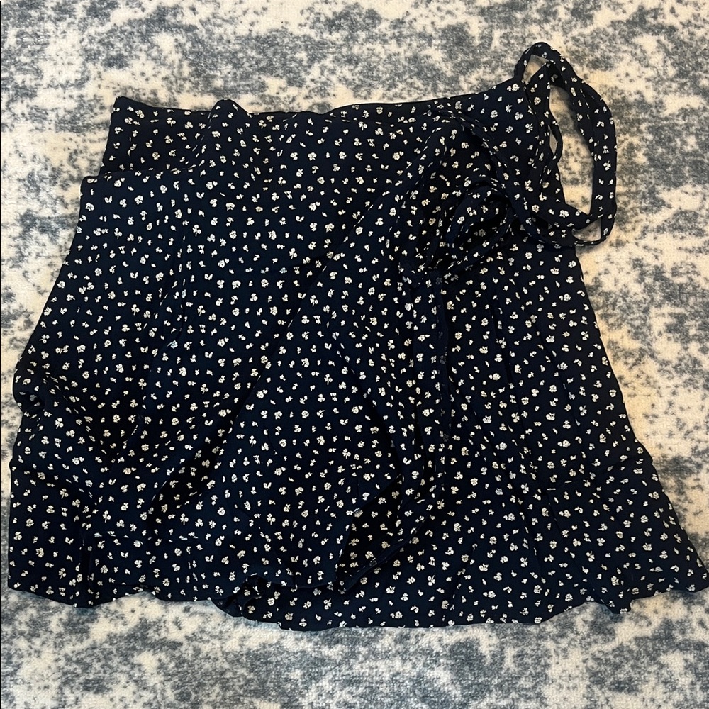 Brandy Melville Navy and White Mini Skirt